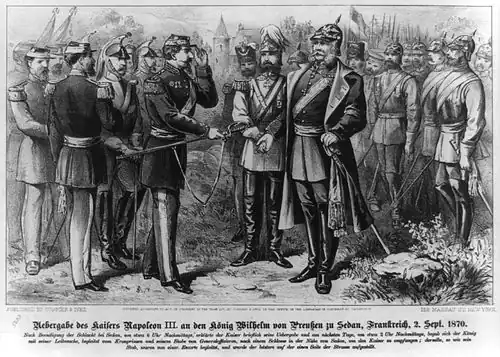 Schwarz-weißer Druck von einem Zeitungsartikel mit dem Titel „Übergabe des Kaisers Napoleon III. an den König Wilhelm von Preußen zu Sedan, Frankreich, 2. Sept. 1870“. Zwei Militärgruppen stehen sich auf einer Wiese gegenüber. Der linke Anführer überreicht dem rechten Anführer ein Degen und tippt seine linke Hand zum Gruß an seine Mütze.