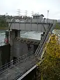 Unteres Schleusentor in angehobenem Zustand