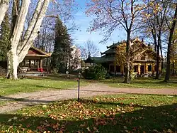 Birmanisches Teehaus aus dem Campus Schloss