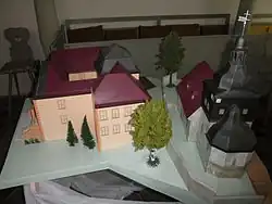 Kirche und abgerissenes Schloss im Modell