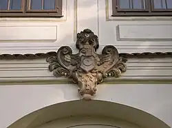 Das Wappen der Ursula Katharina von Teschen über dem Portal