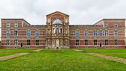 Der Ostflügel des Schlosses