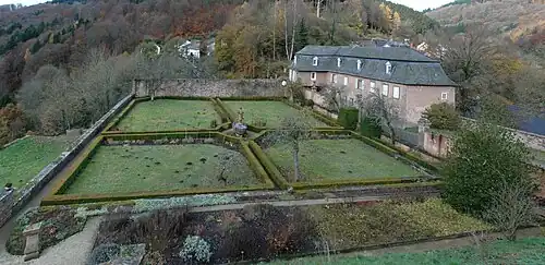 Panorama des Eisernen Gartens; rechts im Bild: das Brauhaus