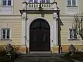 Schloss Mistelbach: Eingangsportal