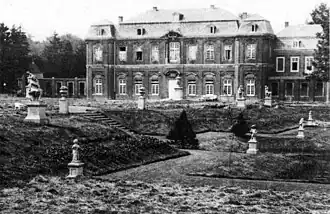 Die Oranienburg nach Bau des ersten Seitenflügels, 1912