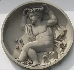 Nr. 26: Mädchen mit Blumenkränzchen um den Kopf