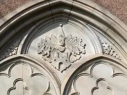Schloss Taubenheim, Wappen am Südost-Portal