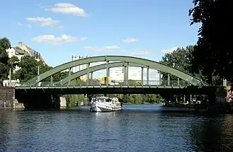Die Schlossbrücke verbindet Kalowswerder mit der Altstadt Charlottenburg