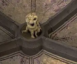 Grotesken-Schlussstein (180° gedreht)