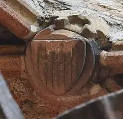 Ältester Beleg des Stammwappens, Schlussstein in der Kapelle der Burg Kynast, 1393