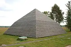 Knickpyramide, Trauerfeier für Jörg-Werner Schmidt, 2010