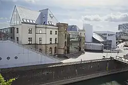 Schokoladenmuseum Köln Hafenansicht und historische Drehbrück