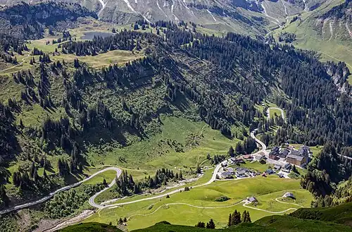 Seebach bei Neßlegg, oben im Bild der Körbersee