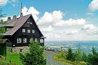Die Baude mit Ausblick nach Norden
