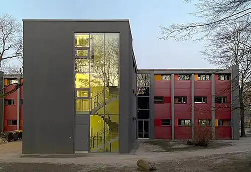 Sanierte Schule mit massiver Wärmedämmung (Hohe Landwehr)