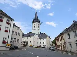 Marktplatz mit St.-Gumbertus-Kirche