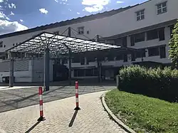 Rettungsvorfahrt vom Bezirkskranken­haus Schwaz („Klinik Hall“)