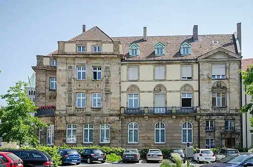 Königliche Filialbank (ab 1918: Bayerische Staatsbank, ab 1971: Bayerische Vereinsbank, heute: Kanzleigebäude), Schultesstraße, erbaut 1908.[4]