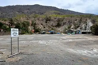 Am Sitz des Sucos Lauhata