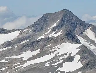 Der Seekopf (Vordergrund) mit dem dahinterliegenden Venedigergruppe. Links die Schwarzkopfscharte.