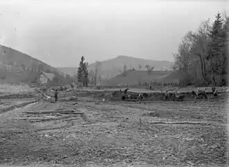 Arbeiten zur Vertiefung im oberen Teil mithilfe einer Feldbahn, 1919–1920