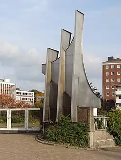 Segel in Bremen beim ehemaligen Bundeswehrhochhaus (1982)