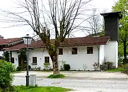 Schöpfungskirche Seitenansicht mit Eingang (rechts Ansicht der Turmseite)