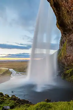 Seljalandsfoss von der Seite