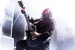 Tour-Gitarrist Dinon Prassas