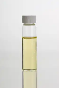 Helles Sesamöl und dunkles aus gerösteten Samen