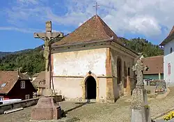 Friedhofskapelle neben der Kirche