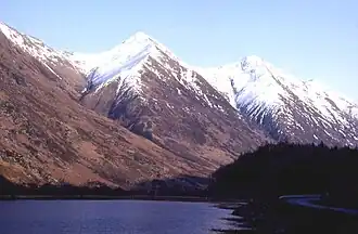 Blick von Westen zum Sgùrr Fhuaran, rechts davon der Sgùrr na Càrnach