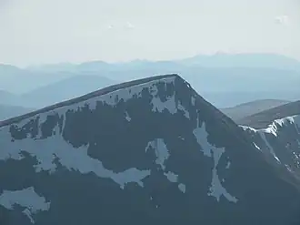Sgor an Lochain Uaine, vom gegenüberliegenden Ben Macdui aus gesehen