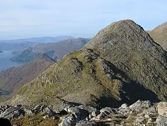 Der Sgùrr na Càrnach vom südöstlich benachbarten Sgùrr na Ciste Duibhe gesehen