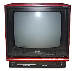 Röhrenfernseher Sharp C1 mit eingebautem Famicom