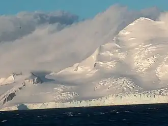 Blick von der Bransfieldstraße auf den Schumen Peak
