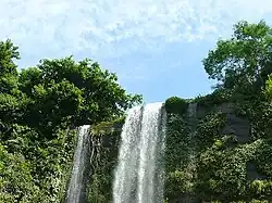 Shuvolong Falls im Sommer