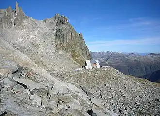 Chli Bielenhorn von Westen, im Vordergrund die Sidelen-Hütte