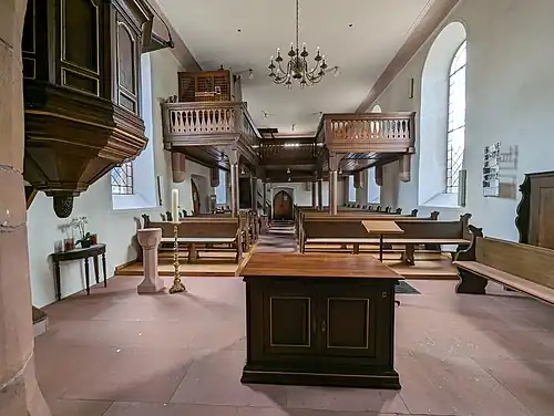 Blick vom Chorbogen nach Westen in das protestantische Langhaus