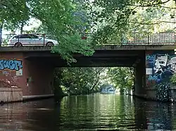 Sierichstraßenbrücke, im Hintergrund die Dorotheenstraßenbrücke