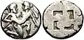 Thasischer Silber-Stater: Silen und Nymphe, etwa 435–411 v. Chr. (Le Rider: Thasiennes 6), SNG Copenhagen 209034 (21&nbsp;mm, 8,57&nbsp;g), dritte Silenprägung