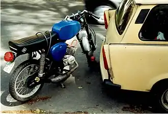 Vor allem in der Nach-Wendezeit waren S50/S51 mit zweifelhaften Umbauten im Straßenbild anzutreffen