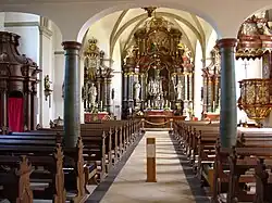 Blick in den Kirchenraum