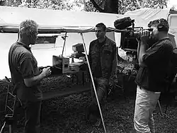 Von links: Künstler Hartmut Skerbisch, Wolfgang Zinggl („Wochenklausur“) und Regisseur Nikolaus Geyrhalter beim Gespräch in Gleisdorf (2001)