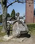 Skulptur „Kindergarten“ auf dem Gelände von St. Barbara