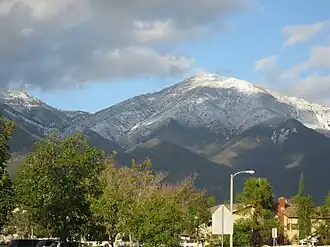 Der Santiago Peak von Rancho Santa Margarita aus betrachtet