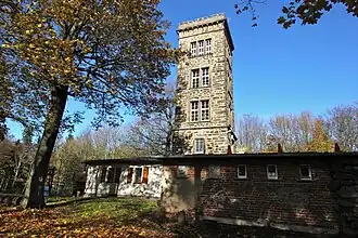 Der König-Johann-Turm auf dem Gipfel