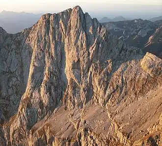 Sonneck von Süden (links von der Mitte der Sonnenpfeiler)