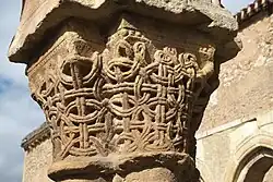 Kapitell der nordöstlichen Galerie