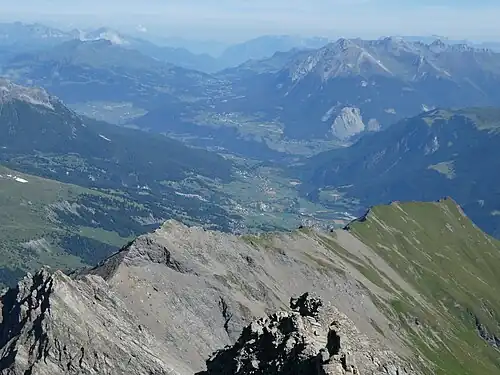 Blick nach Norden zum Sotgôt (der untere Teil des Oberhalbsteins) und nach Lenzerheide